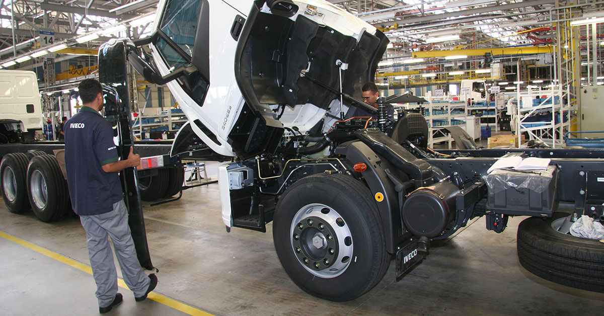 Iveco volta a operar em dois turnos e deve contratar em Sete Lagoas