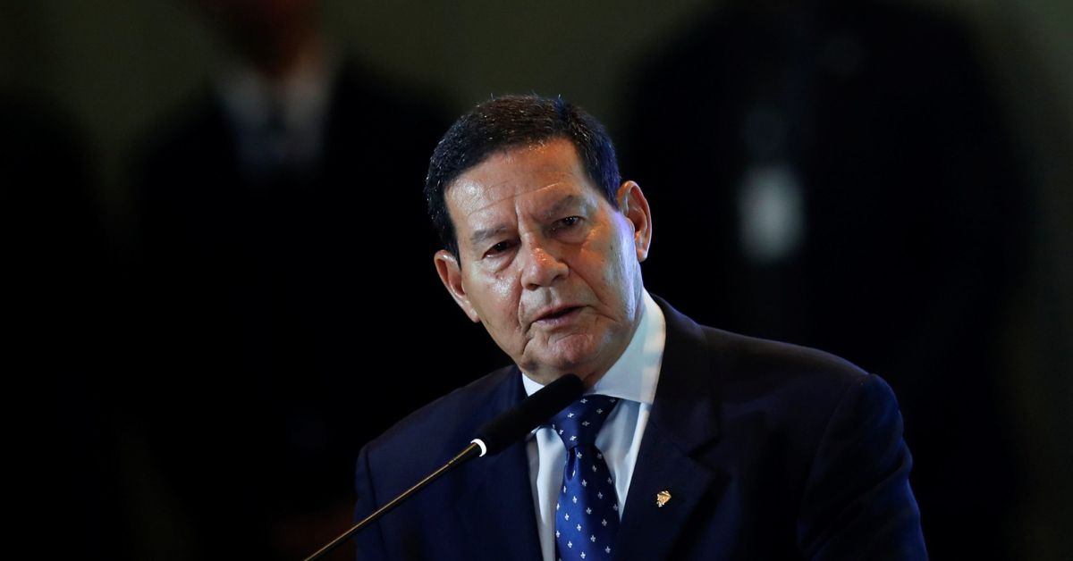Mourão nega ter incitado comandantes a participarem de golpe
