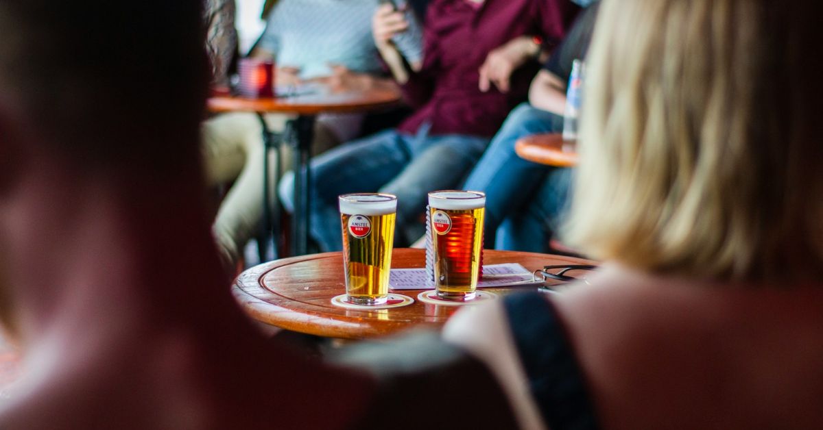 Preço da cerveja aumenta quase 20% em bares de Belo Horizonte no último ano  