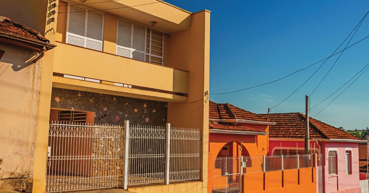 Censo 2022: mineiros vivem em casa e têm acesso à água e esgoto