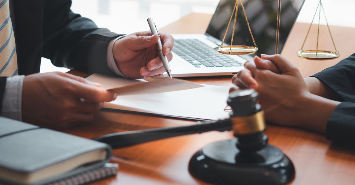 Qualquer pessoa ou entidade que tenha ganhado uma ação judicial contra o Estado tem direito ao pagamento de Precatório | Crédito: Adobe Stock