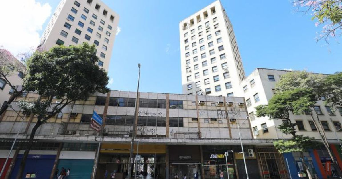 Anexo do Conjunto Sulacap-Sulamérica no Centro de BH começa a ser demolido