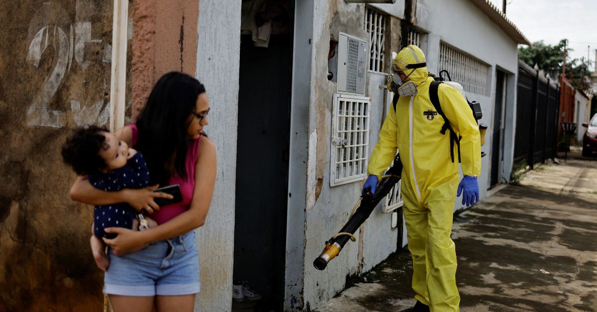 Vendas de repelentes e inseticidas fecham 2023 em alta com aumento de casos de dengue