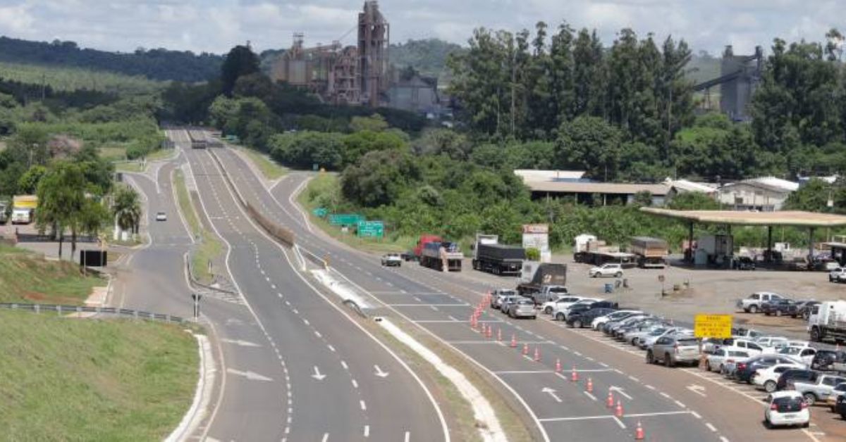 Governo inaugura pistas duplicadas na MG-050 e anuncia novos investimentos em rodovias da região