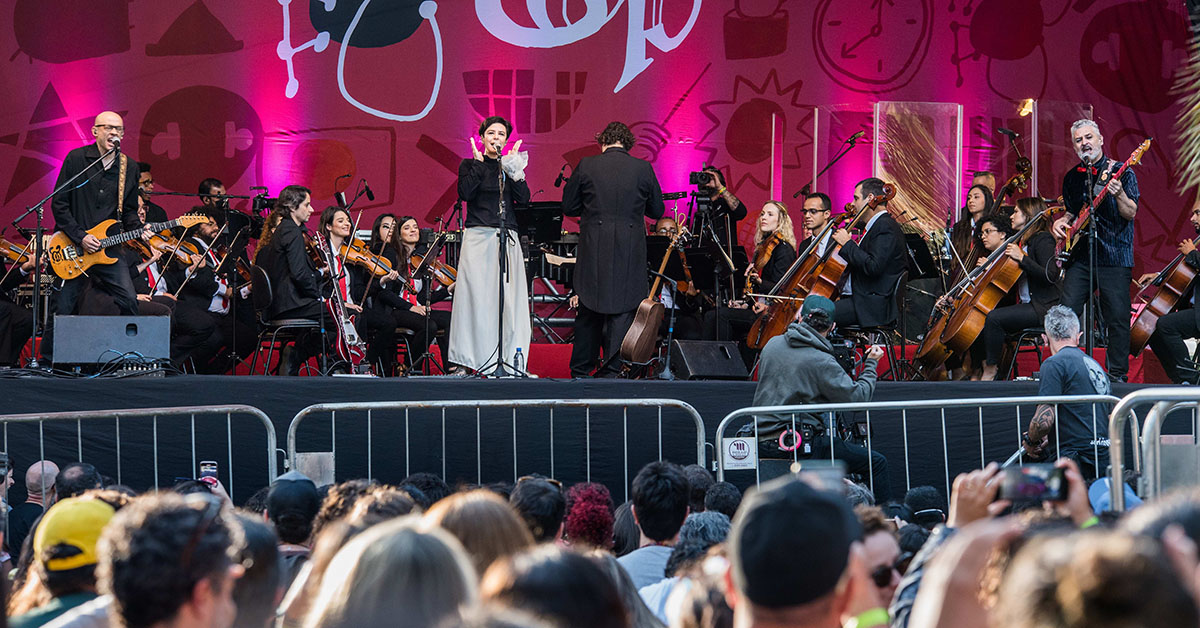 Orquestra Ouro Preto e Pato Fu fazem concerto