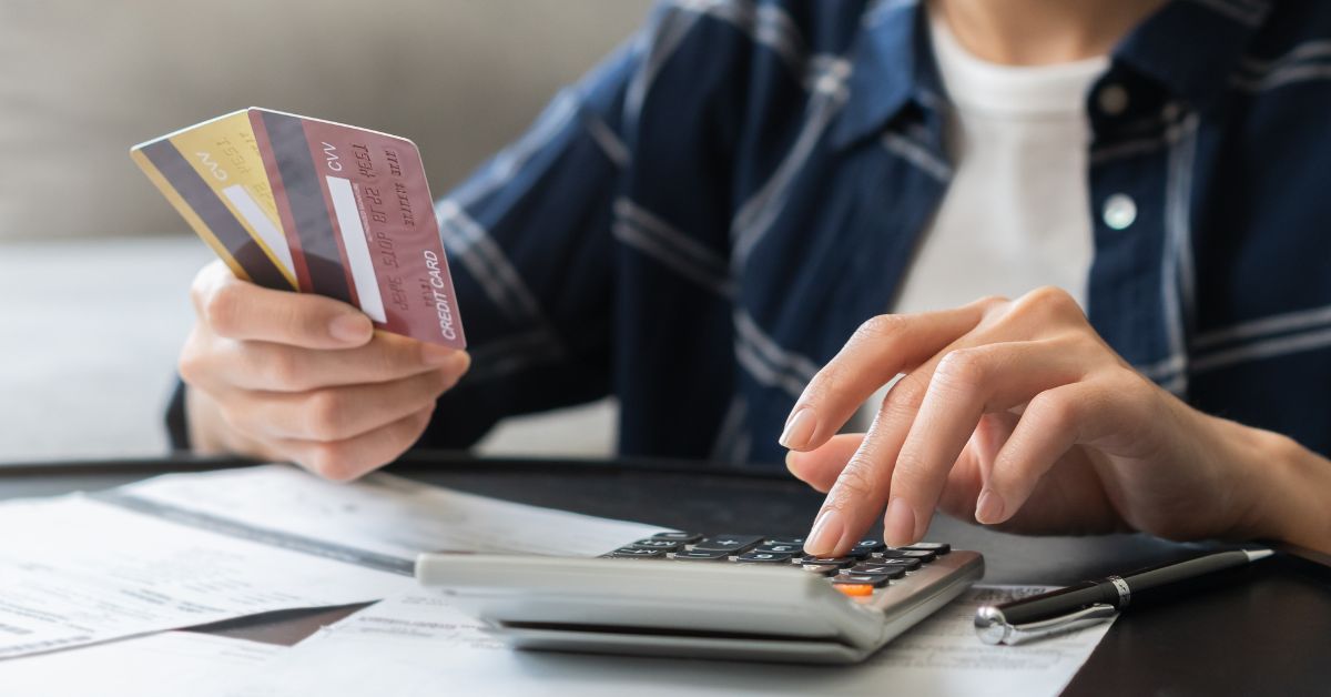 Consumo da alta renda e compras digitais elevam gastos com cartões no último trimestre de 2024