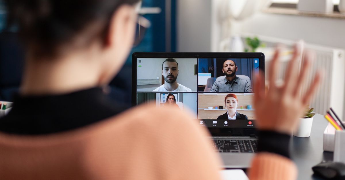 Trabalho híbrido é tendência nas empresas