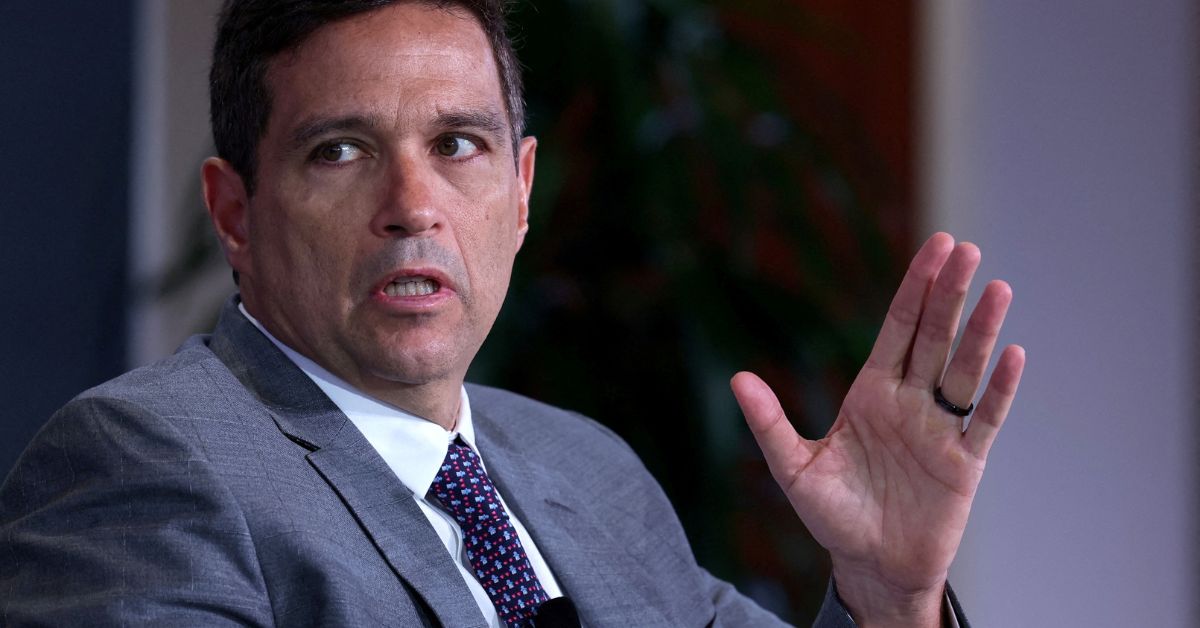 Após alta do dólar, Campos Neto descarta interferências