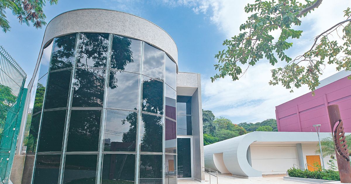 PUC Minas inaugura planetário