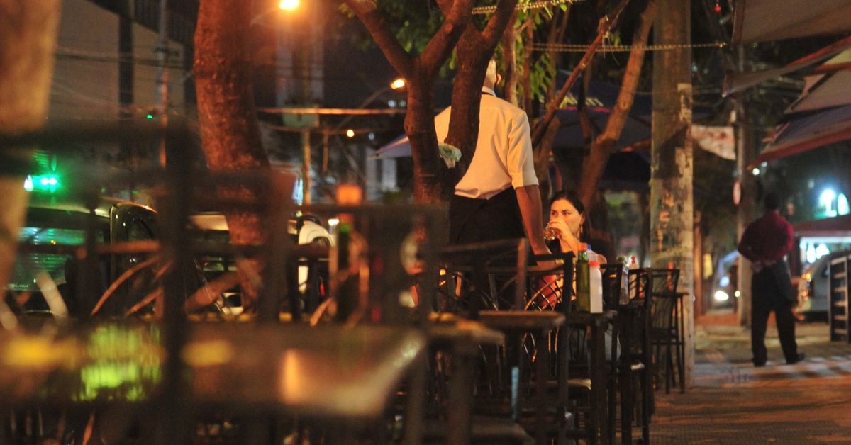 Por proteção a mulheres, CDL e Abrasel começam mobilização em bares e restaurantes de BH