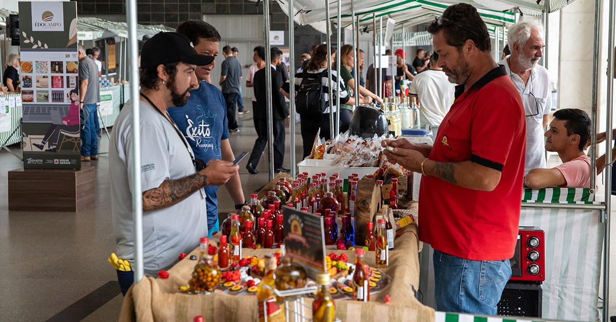 Feira da Agricultura Familiar movimenta entre R$ 30 mil e R$ 50 mil em negócios