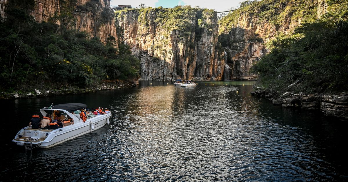 Marinha faz operação no Lago de Furnas com 13 países