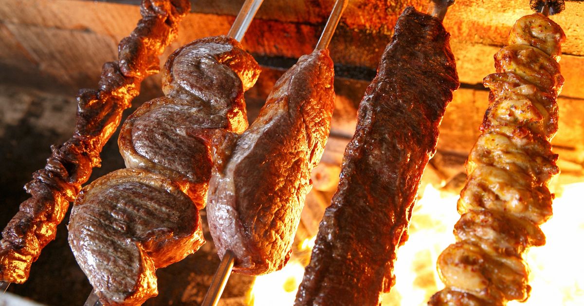 Dia do Churrasco: rodízios e ‘espetinhos’ atraem consumidores em BH e região