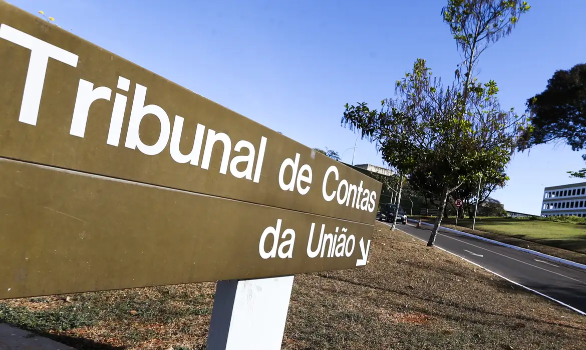 Área técnica do TCU vê drible ao Orçamento e pede suspensão de R$ 6 bi do Pé-de-Meia
