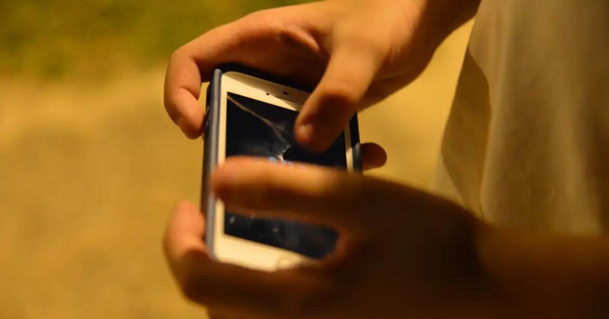 Internet virou ‘campo minado’ para crianças e jovens, diz especialista