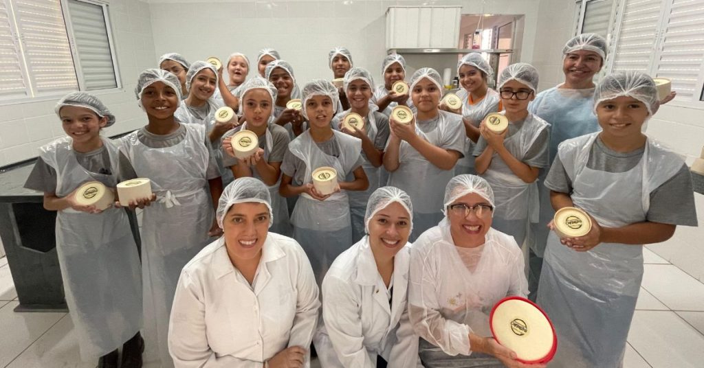 Escola Mestraria Canastra oferece cursos sobre queijo e também recebe alunos de escolas para abordar vários temas | Crédito: Divulgação Mestraria Canastra