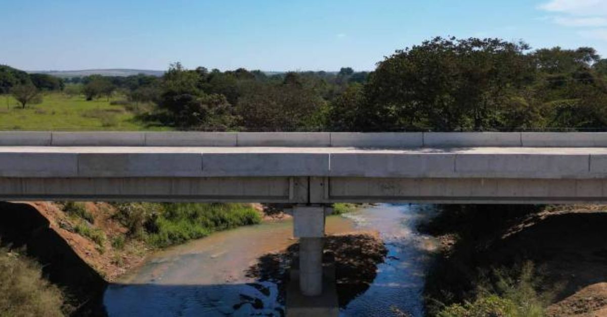 Minas inaugura ponte em rodovia que liga Lagoa da Prata a Moema