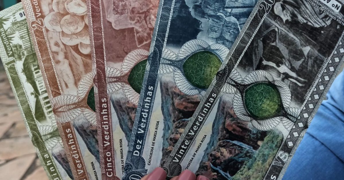 Verdinha, segunda moeda pública local do Brasil, começa a circular no Norte de Minas