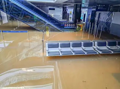 Água da chuva invade aeroporto de Porto Alegre | Crédito: Fraport/Divulgação