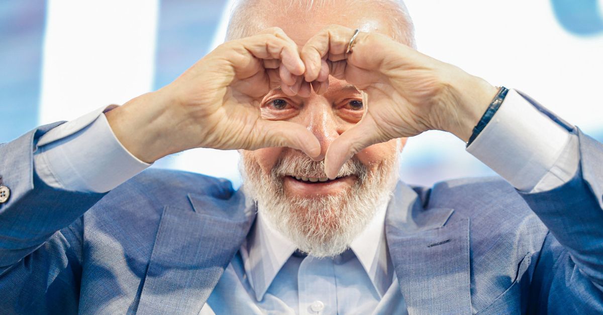 Lula defende política de valorização do salário mínimo