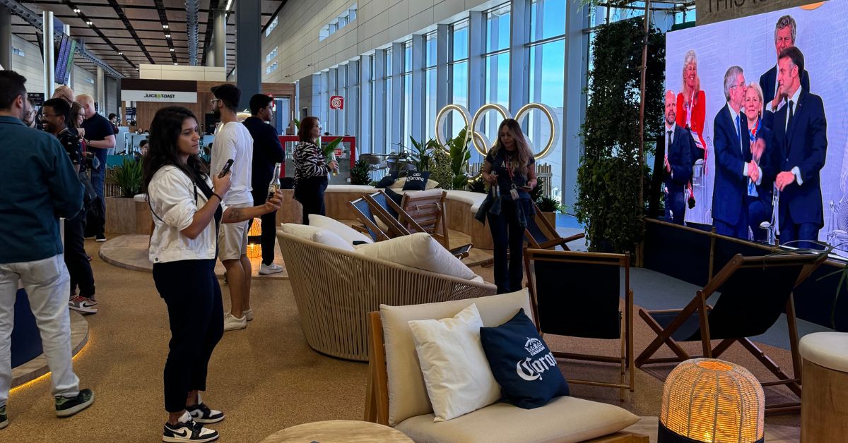 Roupas, documentos e muletas: confira as curiosidades do setor de Perdidos e Achados do BH Airport