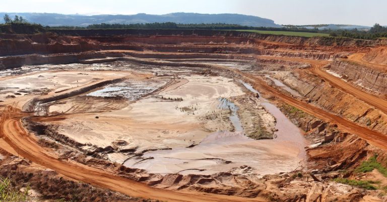 Brasil lidera produção mineral, mas ainda falha na transformação industrial