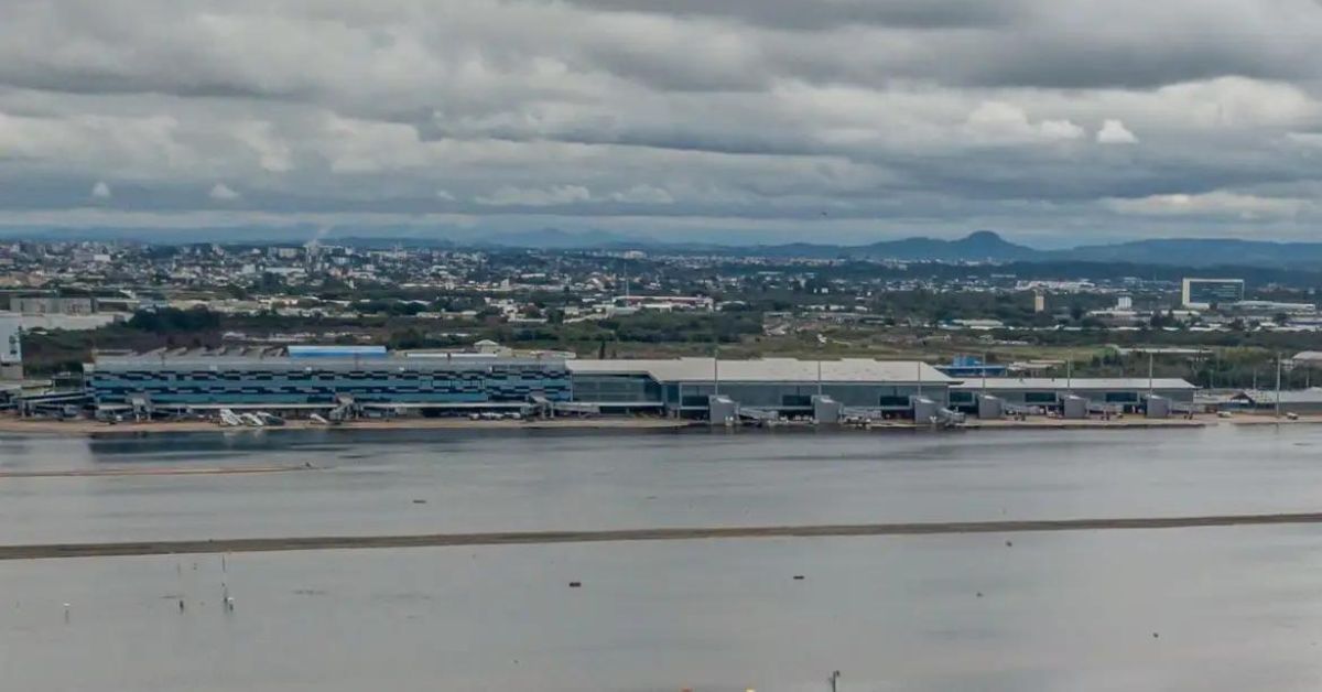Aeroporto de Porto Alegre reinicia embarque e desembarque