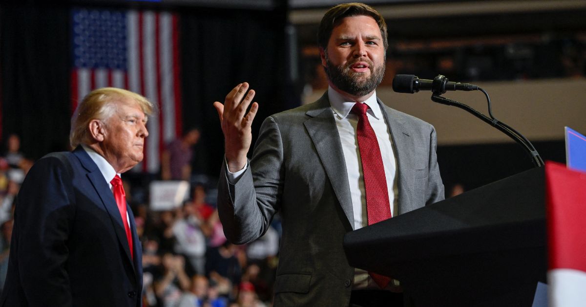 Trump é oficializado candidato nos EUA e escolhe senador J.D. Vance como vice