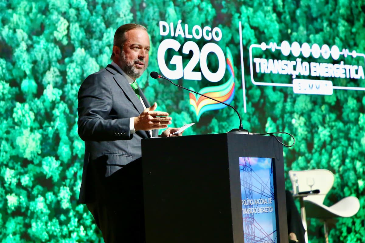 Silveira pede plano de contingência ao Operador do Sistema Elétrico