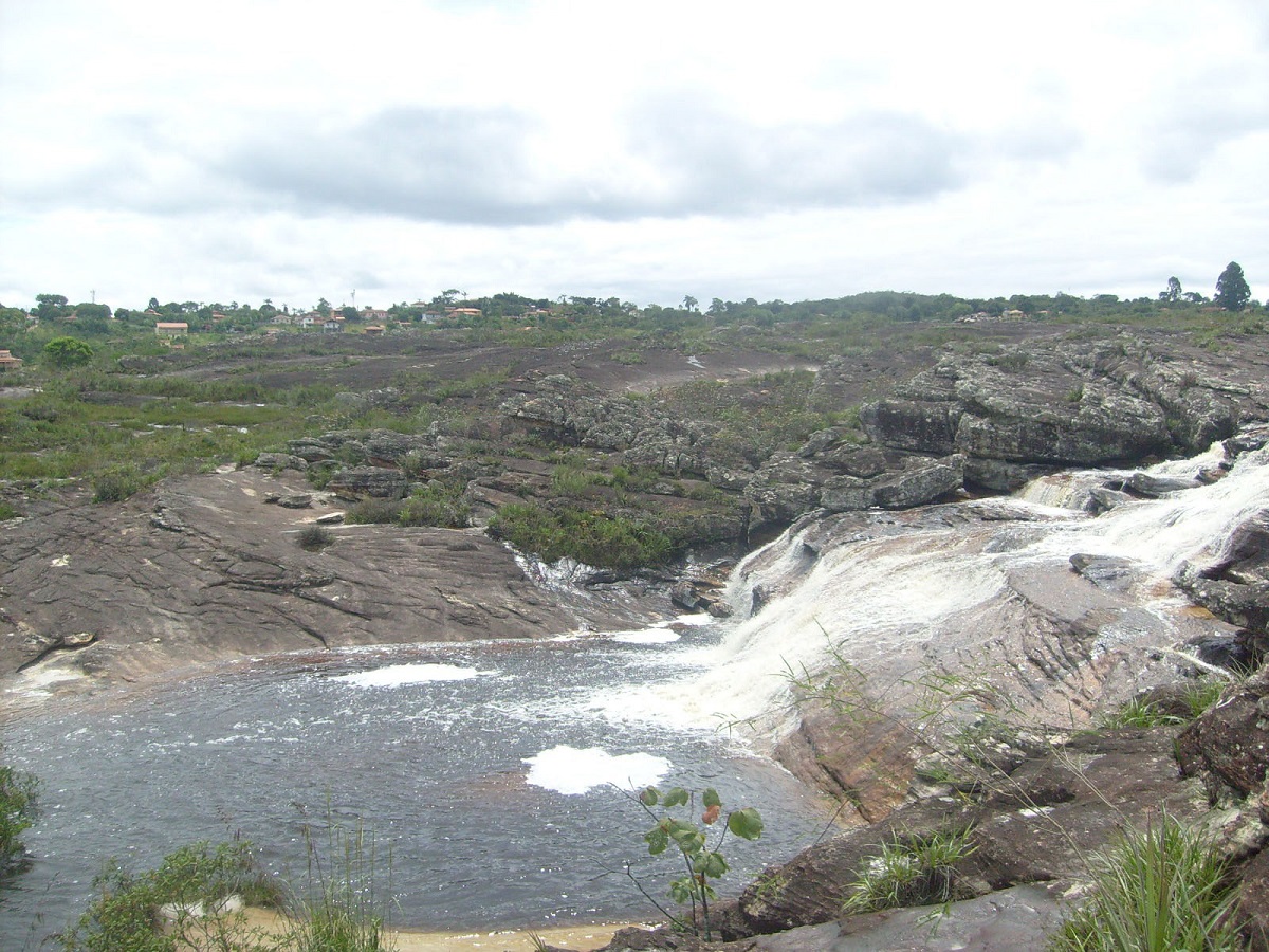 Monumento natural atrai turistas o ano todo no Vale do Jequitinhonha; conheça