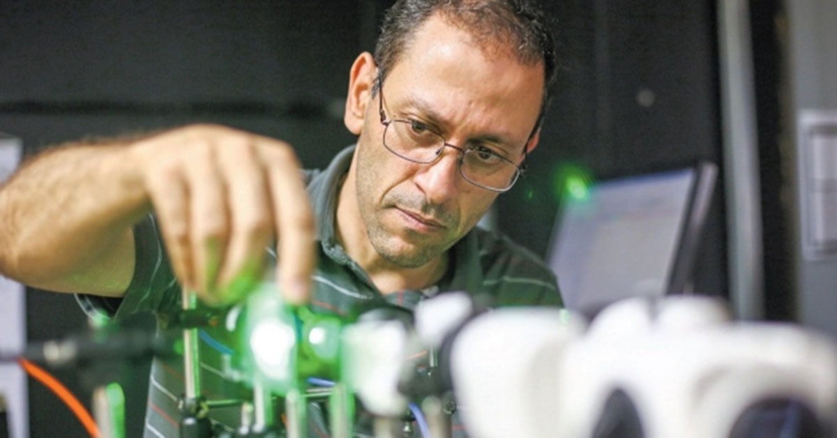 Professor da UFMG assume cargo inédito em laboratório de nanotecnologia internacional