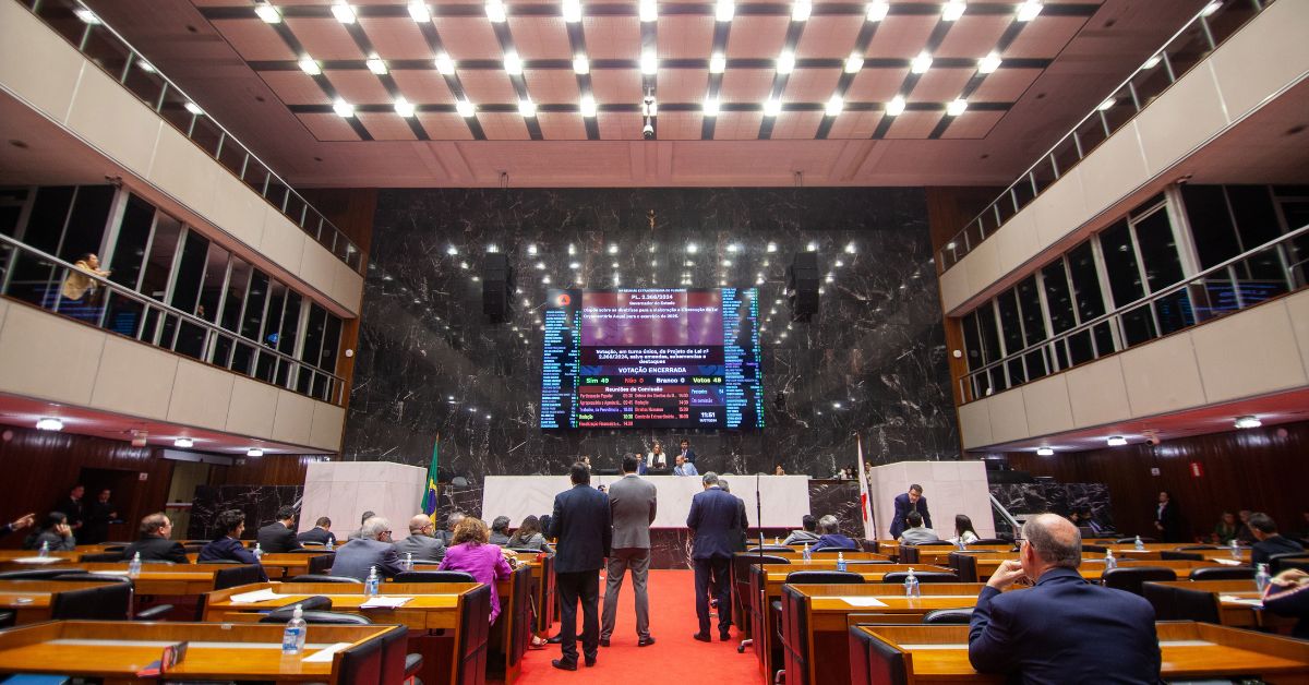 Vetos ao Orçamento de MG vão a plenário
