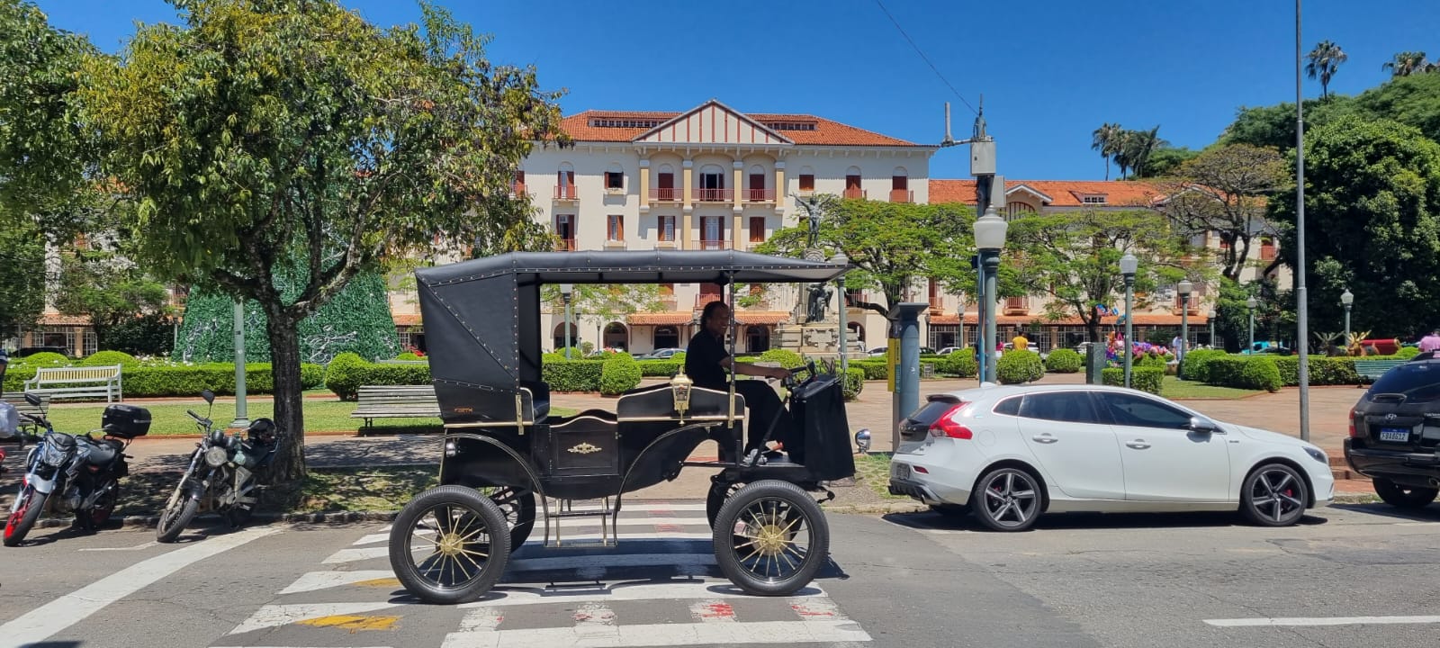 Poços de Caldas anuncia data para o fim das charretes