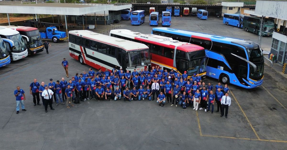 Juiz de Fora recebe mais de mil aficionados por ônibus de todo o Brasil em encontro de busologia