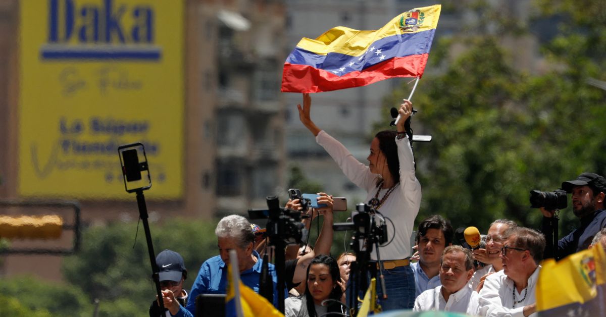 Manifestações e prisões marcam um mês desde as disputadas eleições na Venezuela