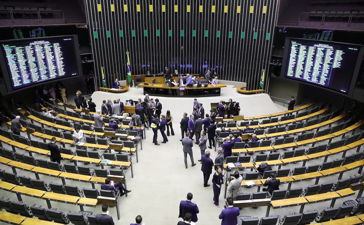 Seria cômico se não fosse trágico: ampliar número de deputados traz implicações nas contas públicas e na gestão