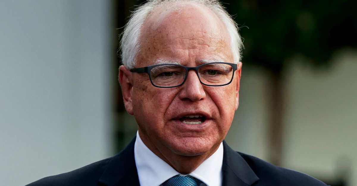 Kamala Harris escolhe governador de Minnesota, Tim Walz, como vice de chapa
