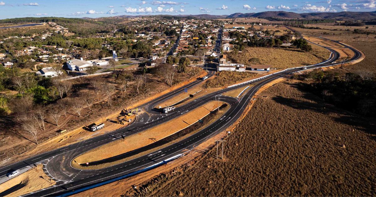 Novo contorno viário de Cordisburgo desvia tráfego pesado do centro e protege patrimônio histórico