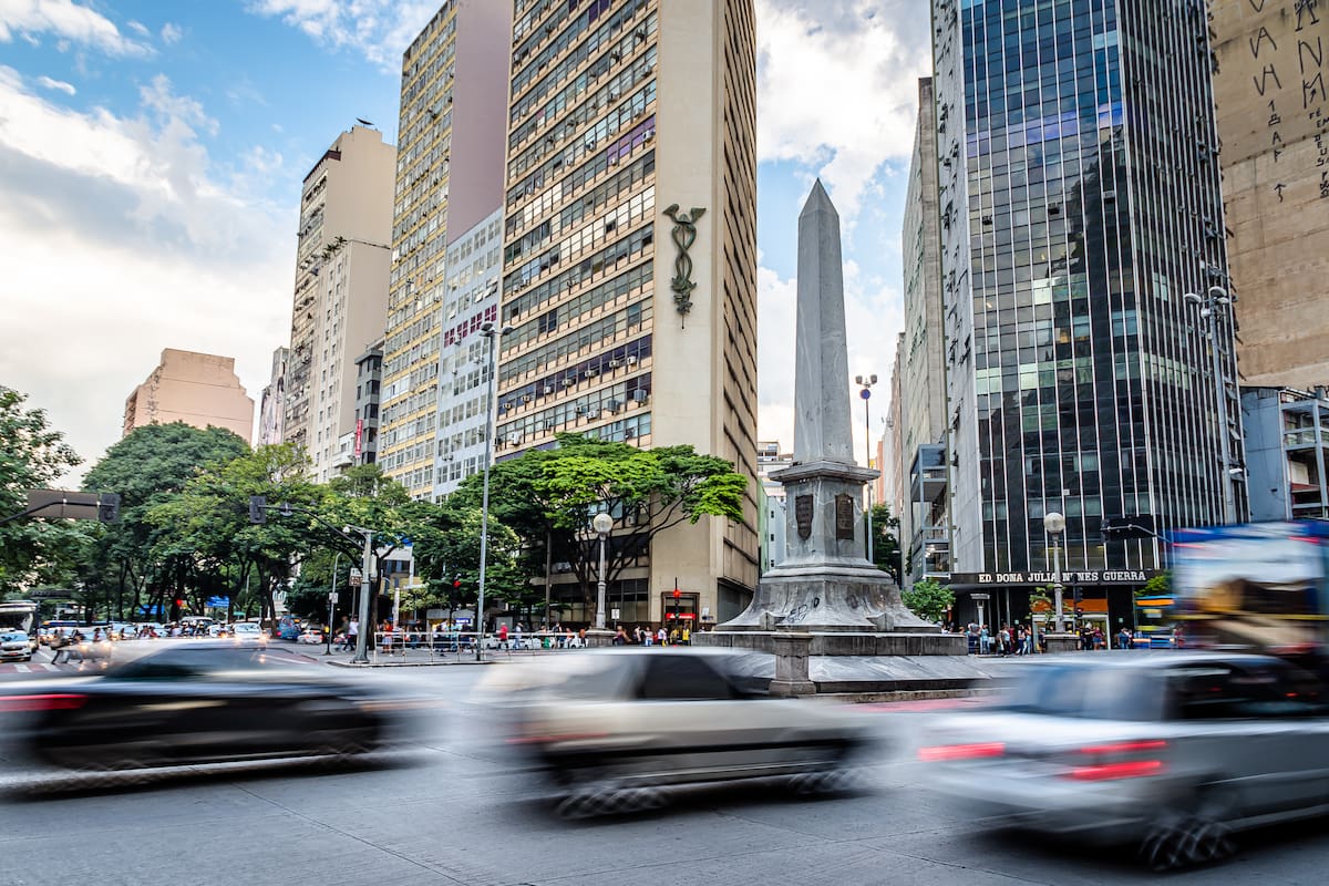 Marcas já mostram interesse em aparecer nos painéis de LED da Praça Sete