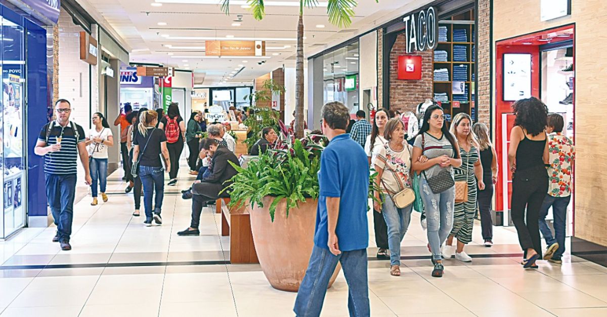 Confiança do consumidor recua em BH e aponta cautela com crédito e consumo em 2025