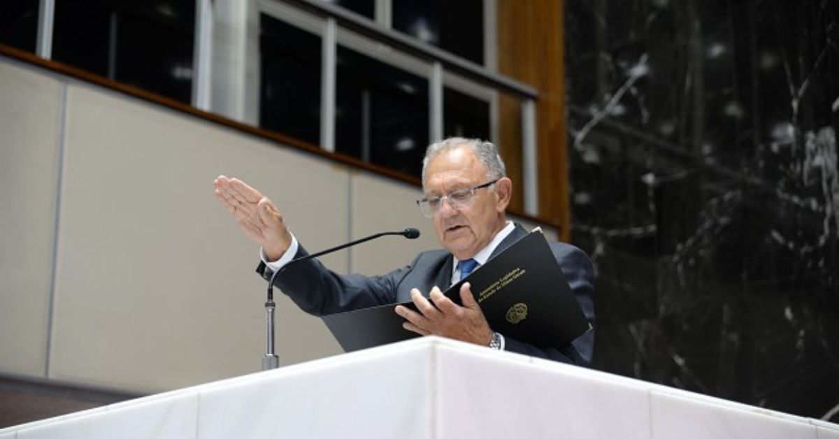 Hely Tarqüínio toma posse na ALMG