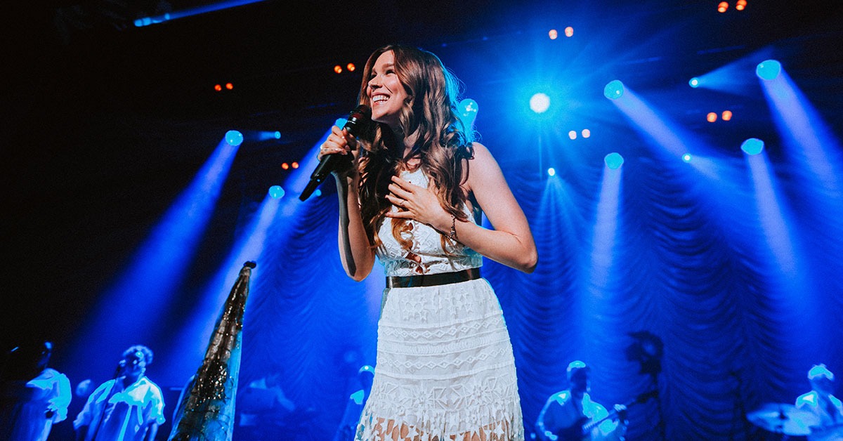 Joss Stone faz show em BH neste domingo (22)
