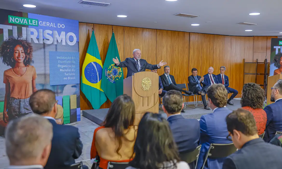 Lei Geral do Turismo é sancionada com R$ 6 bilhões para financiar setor aéreo
