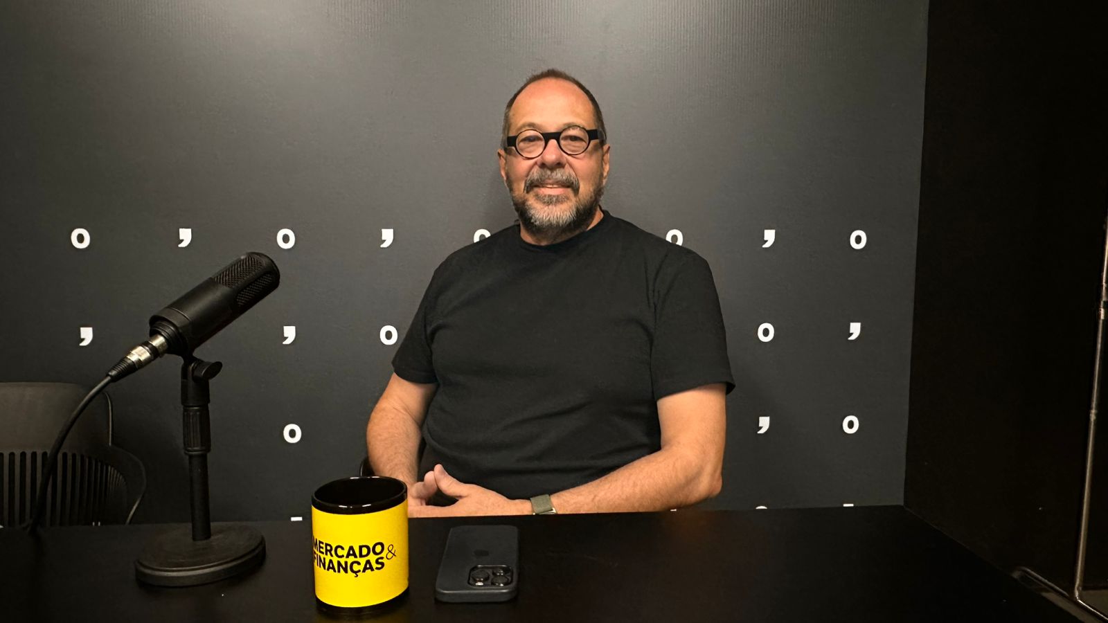 Identidade lucrativa é tema do novo episódio do podcast Mercado & Finanças, com Julio Alves