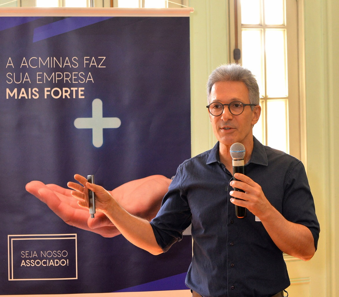 Reforma administrativa deveria vir antes da tributária, diz Zema em evento da ACMinas