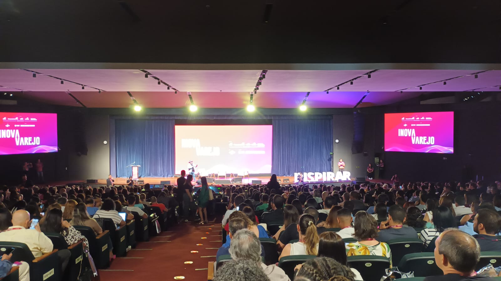 Inova Varejo BH discute perspectivas econômicas para o Brasil no cenário atual