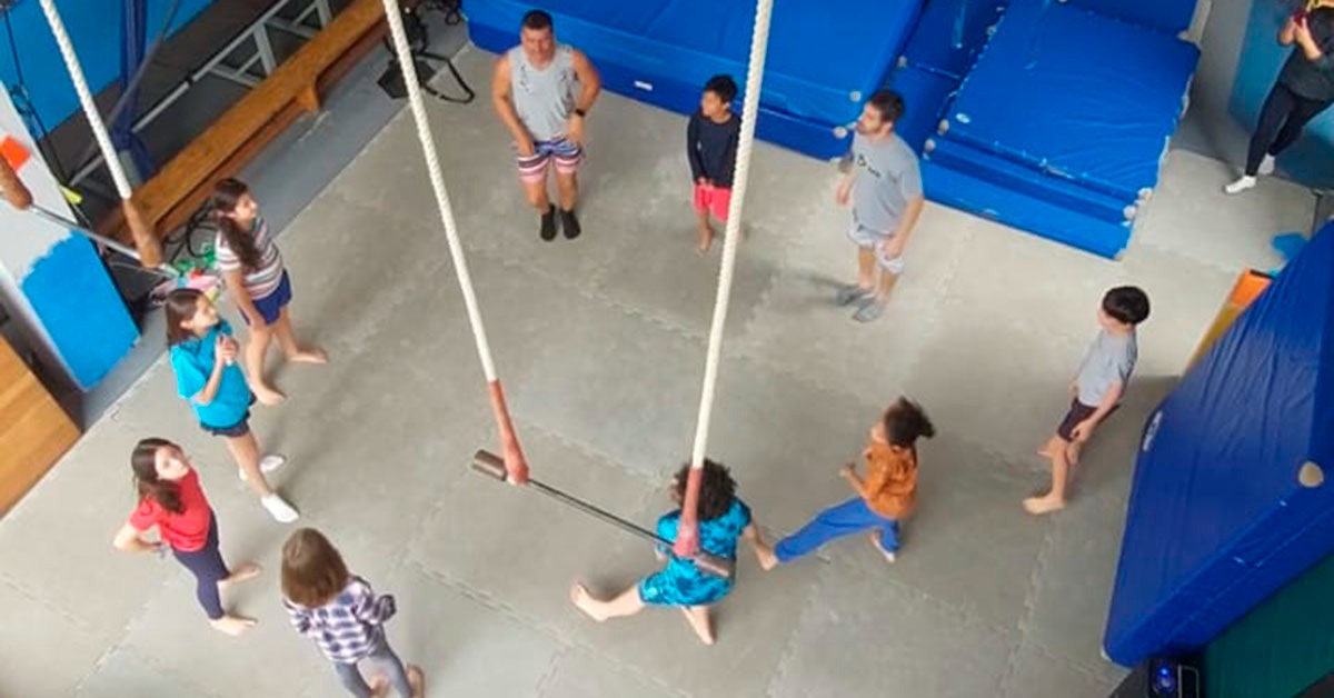 Brava Escola de Circo transforma arte circense em oportunidade de negócio