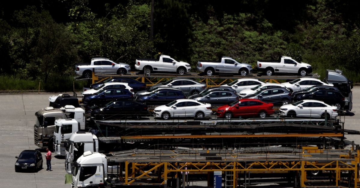 Produção industrial do Brasil volta a crescer com impulso de indústrias extrativas