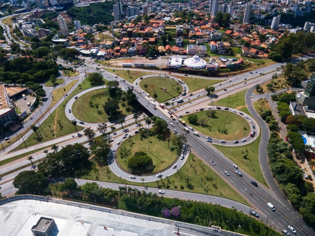 Ampliação de faixas no trevo BH Shopping