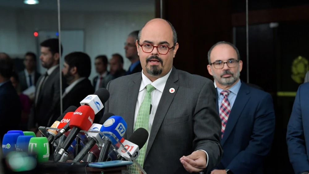Zema garante apoio a Mateus Simões para disputa ao governo em 2026